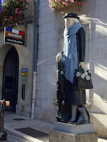 Marie Noël - Auxerre, statue près de la mairie